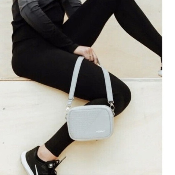 VOORAY ⭐️ Grey Moto neoprene crossbody bag - Picture 5 of 5